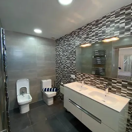 314 Colony Club *